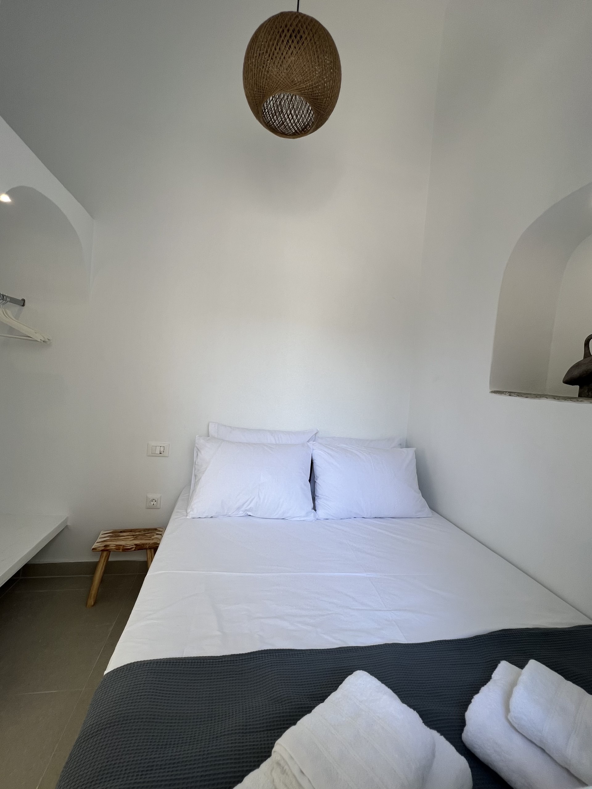 Second bedroom with king-size bed